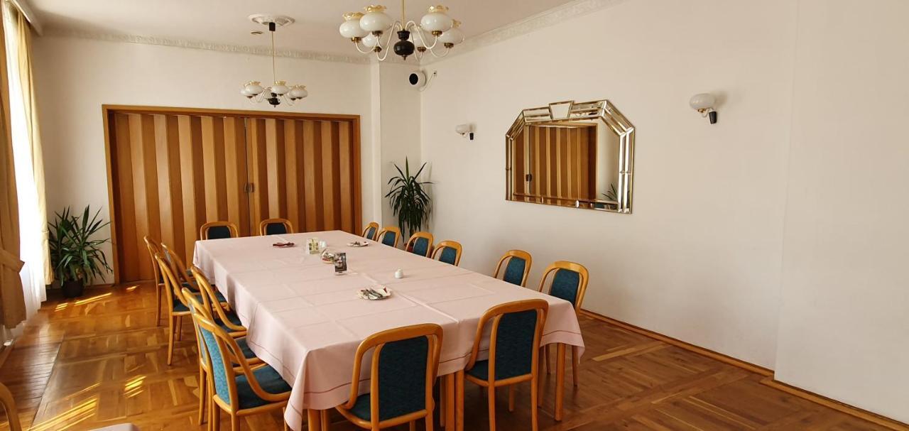 Hotel "Stadt Koethen" 쾨텐 외부 사진